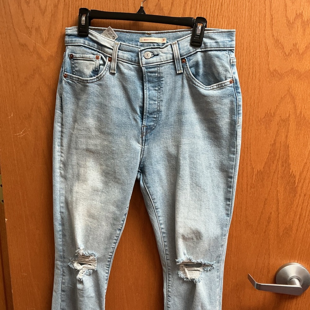 Light Blue Distressed Levi’s  Women Jeans